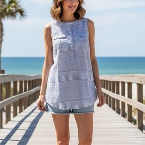 Vineyard Vines blue and white striped linen sleeveless popover top. Size 0